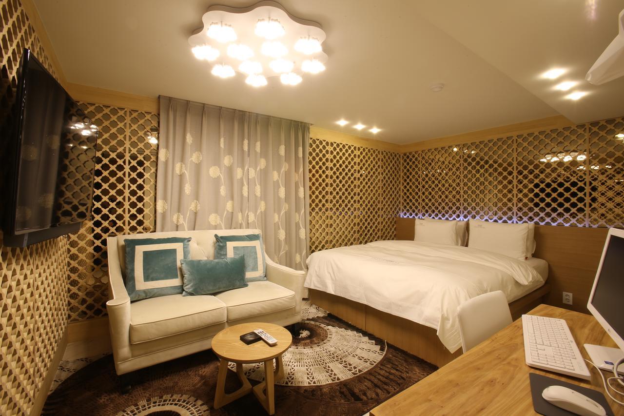 Guri Cello Hotel ภายนอก รูปภาพ