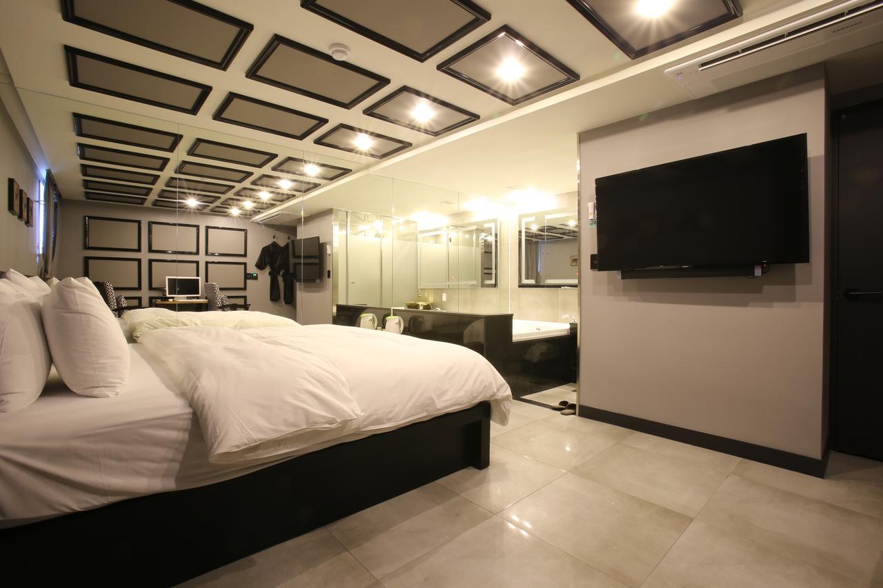 Guri Cello Hotel ภายนอก รูปภาพ