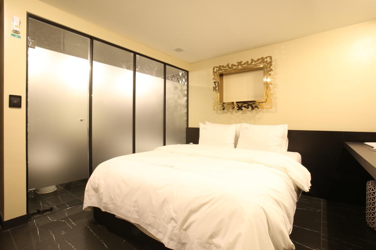 Guri Cello Hotel ภายนอก รูปภาพ